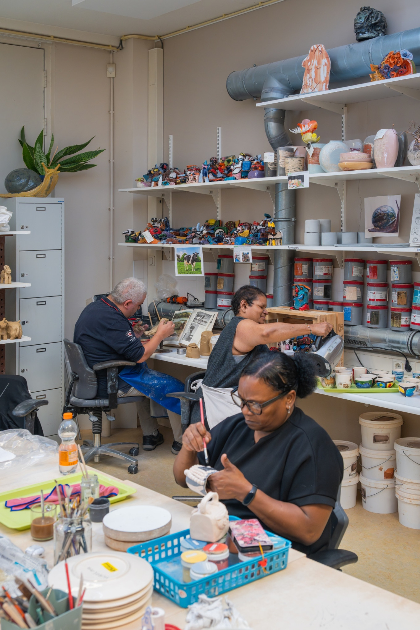 In het atelier van Bijzonder Amsterdams  Beeld: GLUE 2025