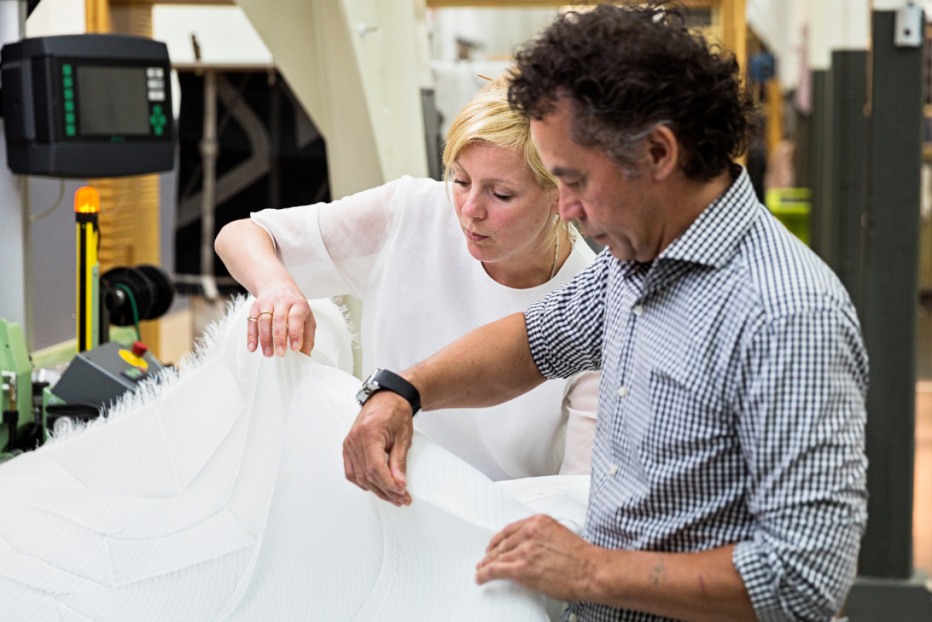 Studio Samira Boon (links) en productontwikkelaar Stef Miero (rechts). Beeld: Josefina Eikenaar