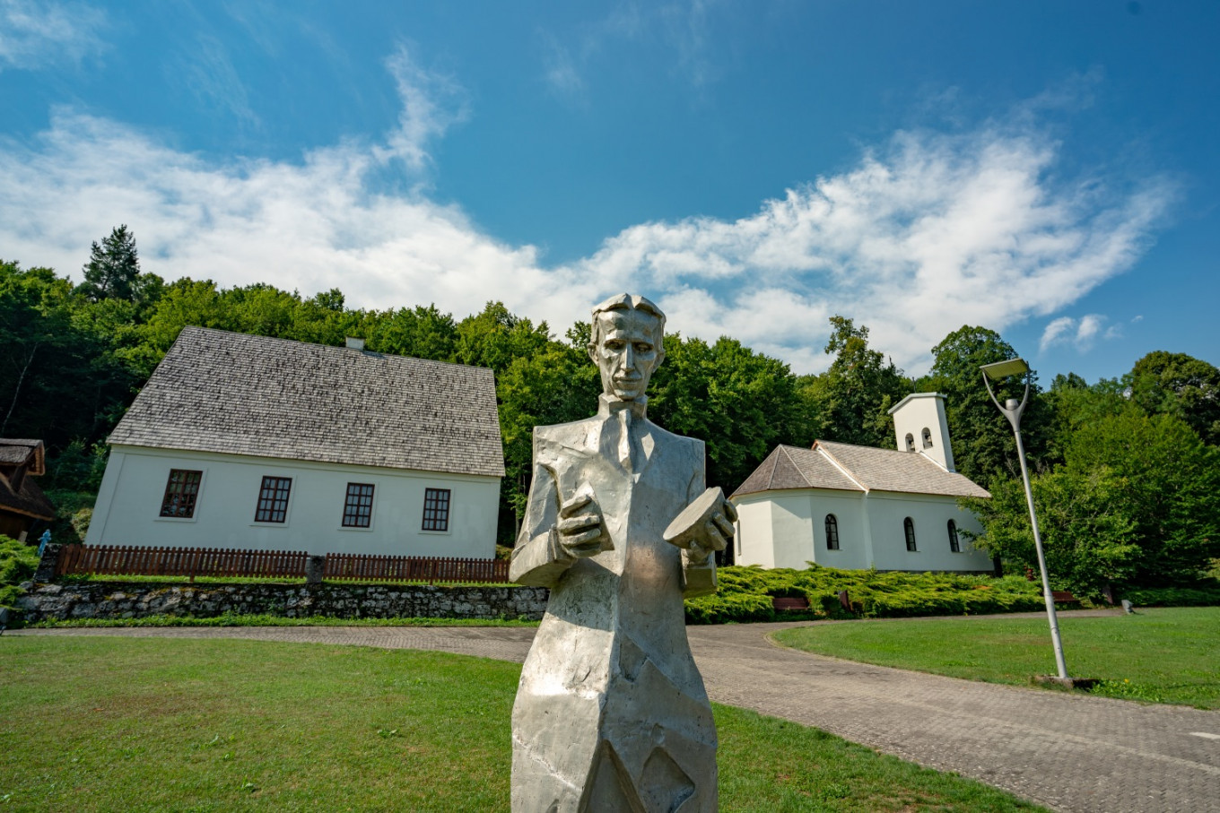 Duik in het leven van visionair Nikola Tesla in diens geboorteplaats Beeld: Lika-Senj TB